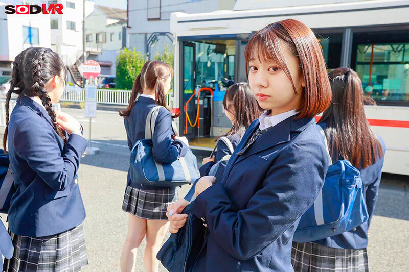 【VR】【8K】【VR】(超リアル体験)バスジャックVR ※被害者7名女子●生 スクールバスで、未成熟おマンコを好き勝手に犯しまくりSPECIAL 3枚目