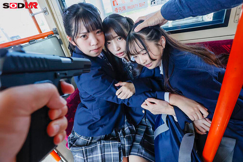 【VR】【8K】【VR】(超リアル体験)バスジャックVR ※被害者7名女子●生 スクールバスで、未成熟おマンコを好き勝手に犯しまくりSPECIAL 5枚目